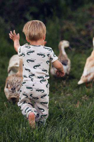 Crocodile Short-Sleeve Body Pants Set